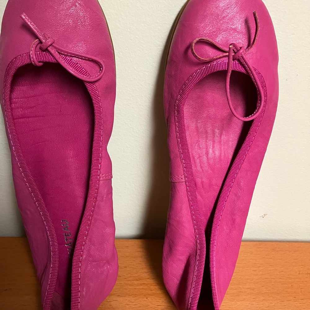 Le Chateau Fuchsia Ballet Flats